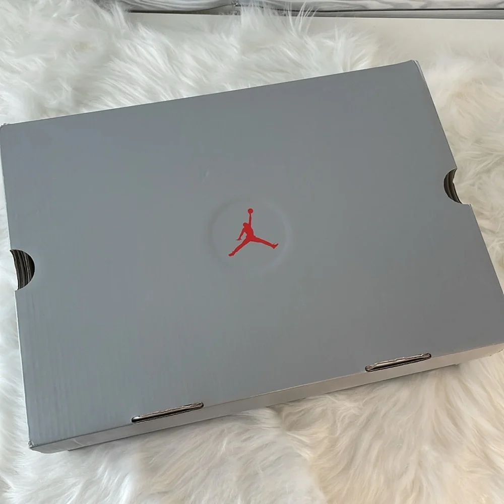 Air‎ Jordan 13 Retro